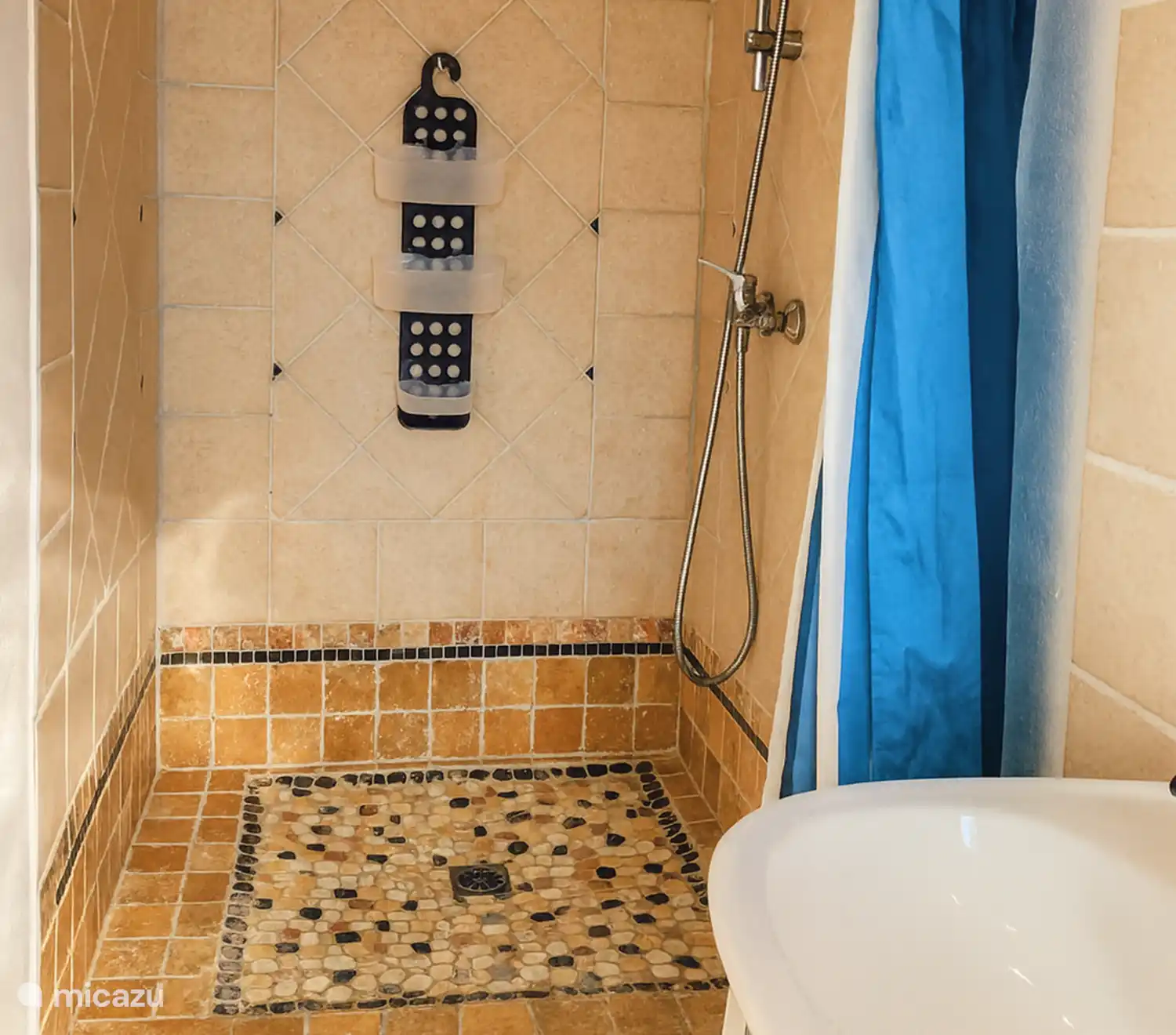 Ducha italiana, suite principal independiente con vistas a la piscina, dormitorio 5