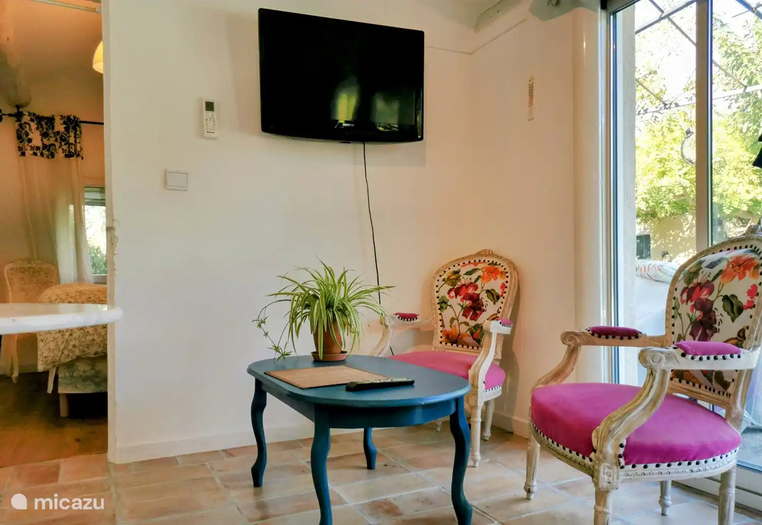 Salón pequeño, suite principal, dormitorio 5