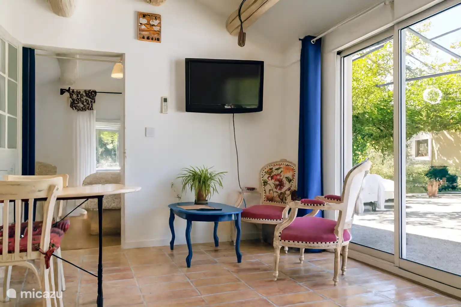 Pequeño salón dormitorio suite principal 5