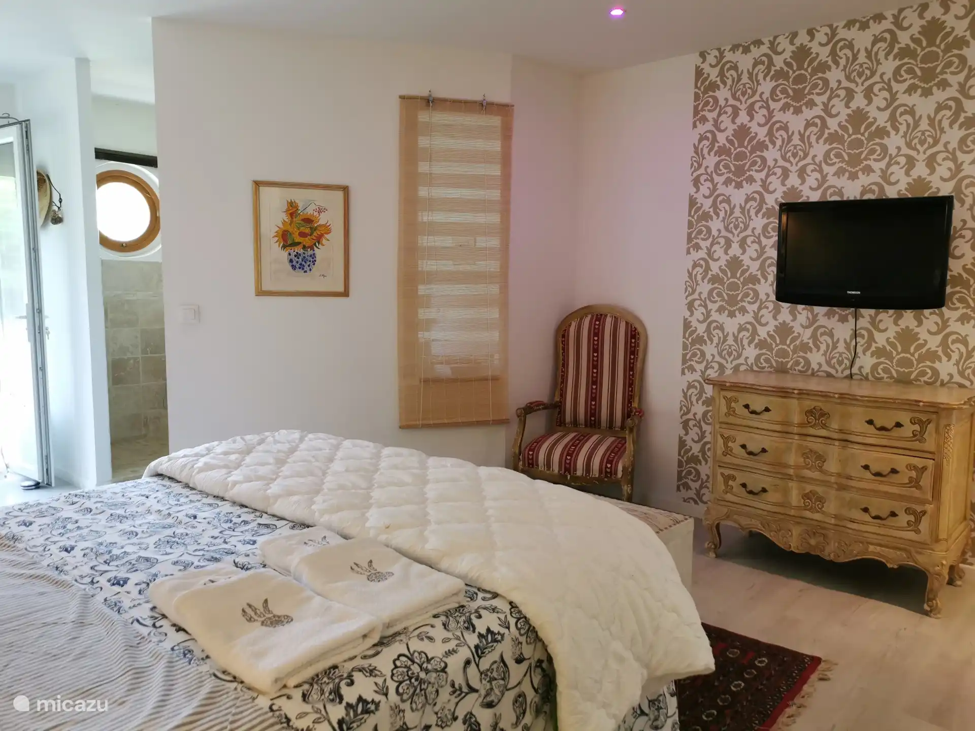 Bedroom 5: Master suite