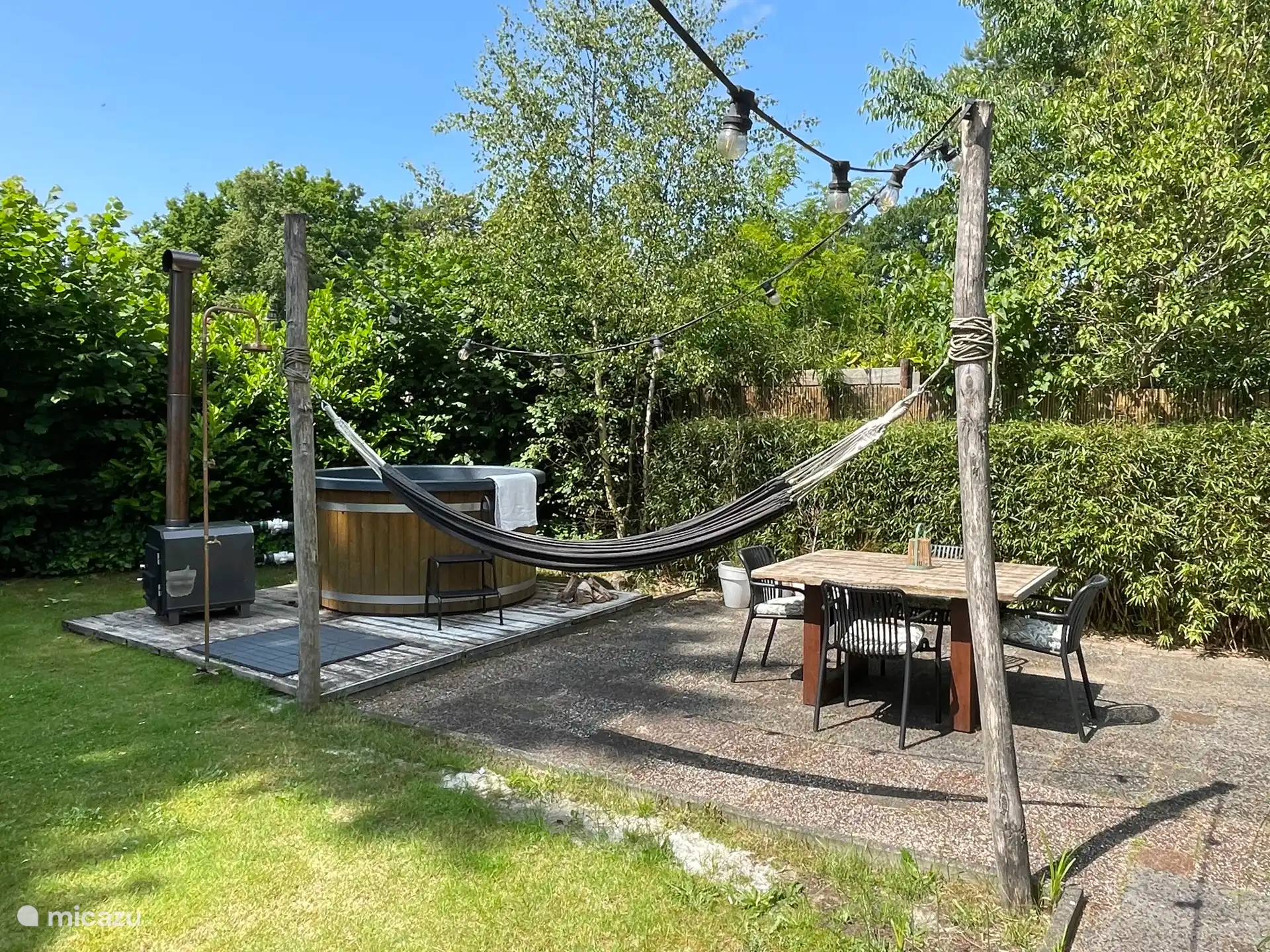 Entspannen Sie sich in der Hängematte.