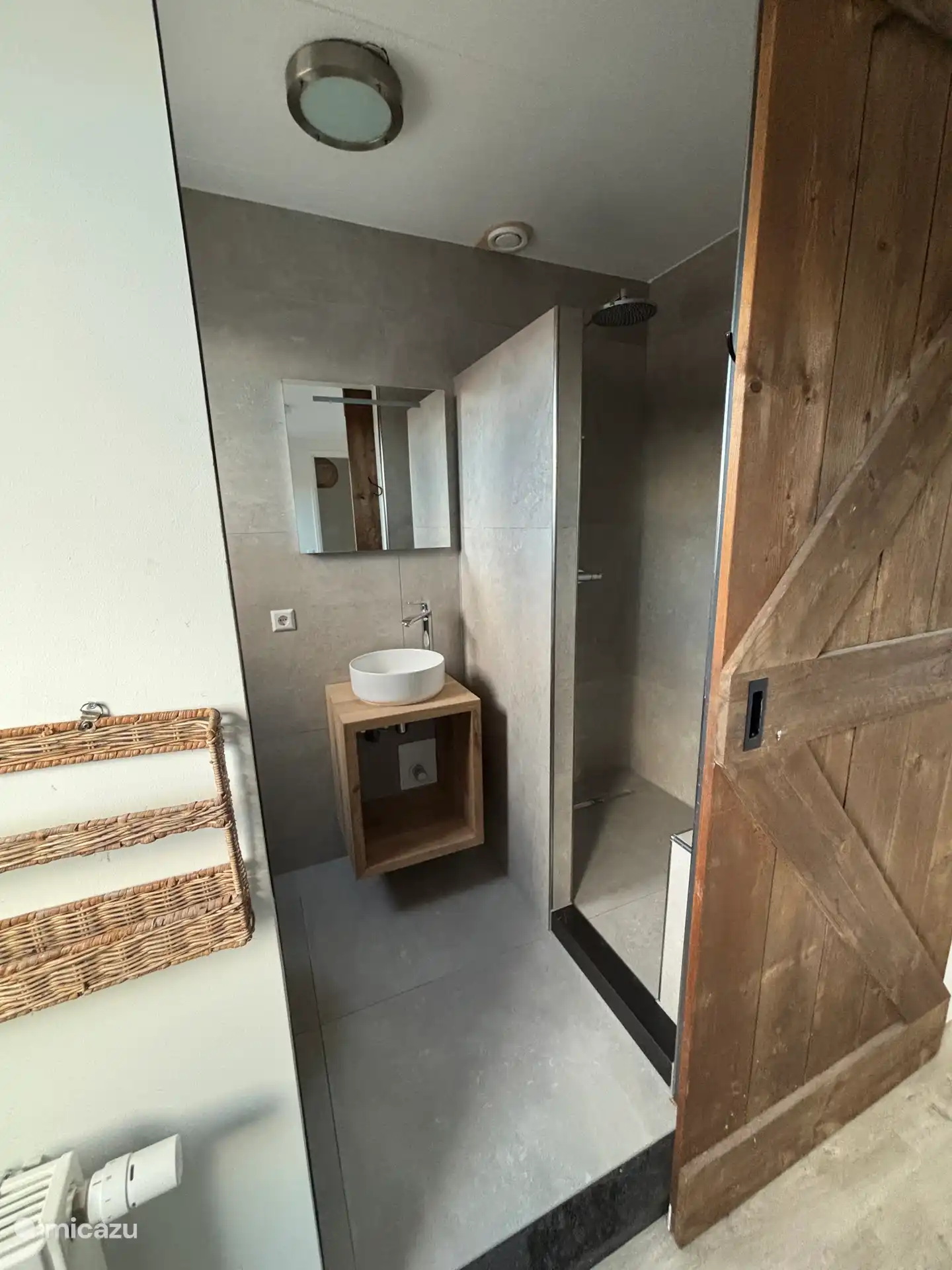 Schlafzimmer 1 links