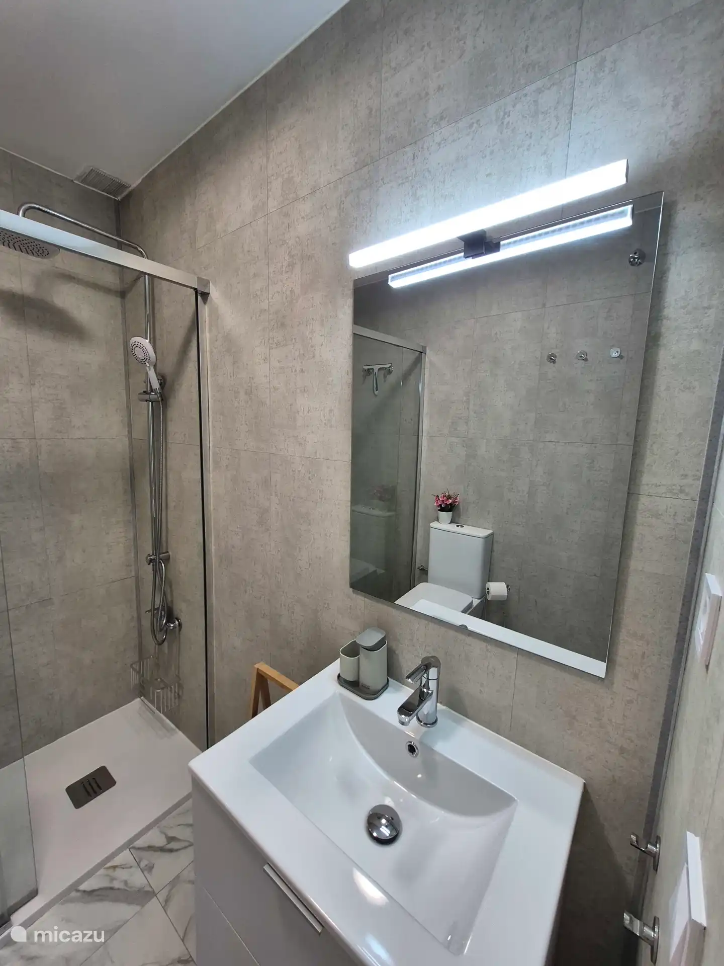 Salle de bain et toilettes