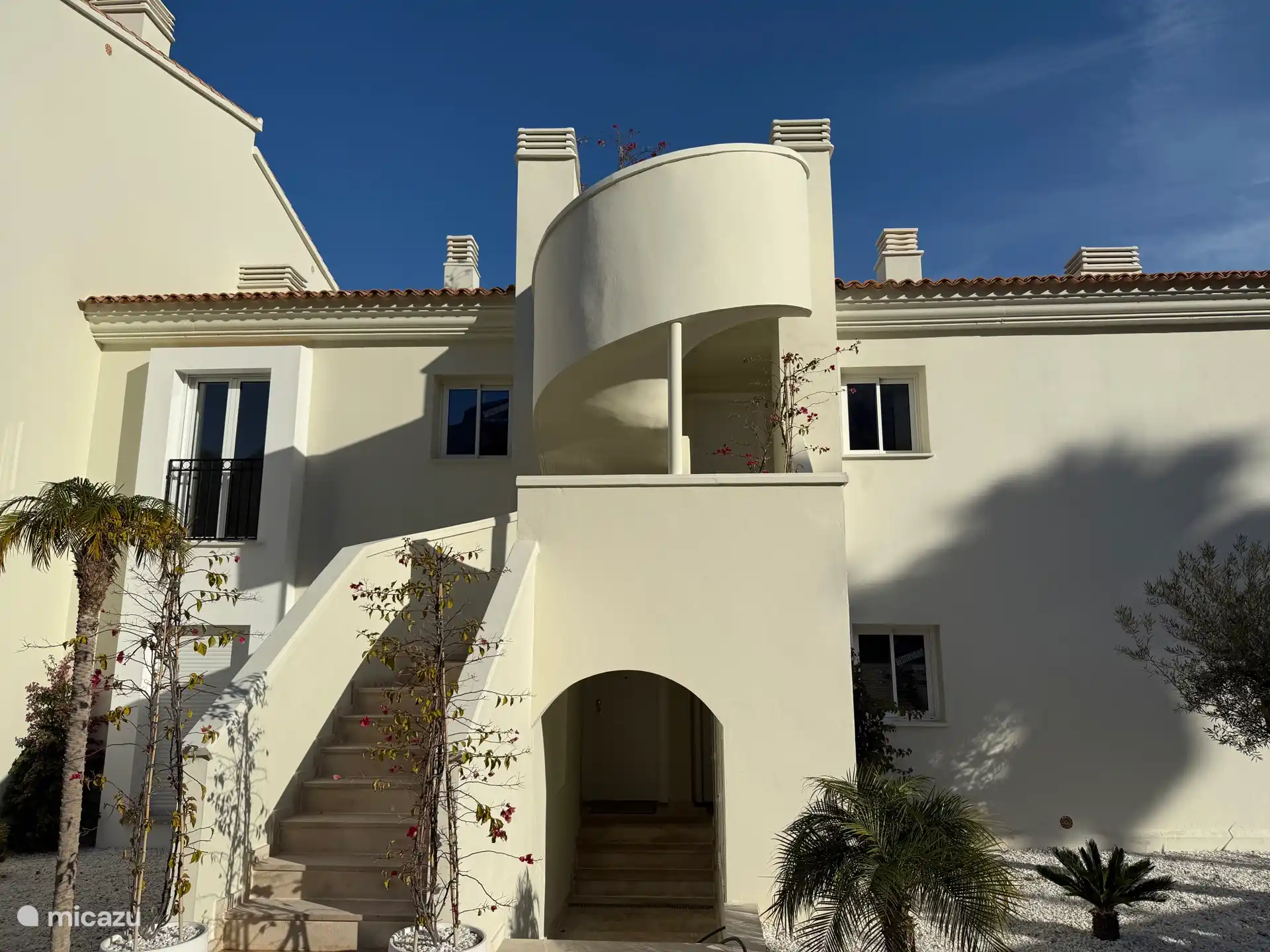 La façade de l’appartement du premier étage