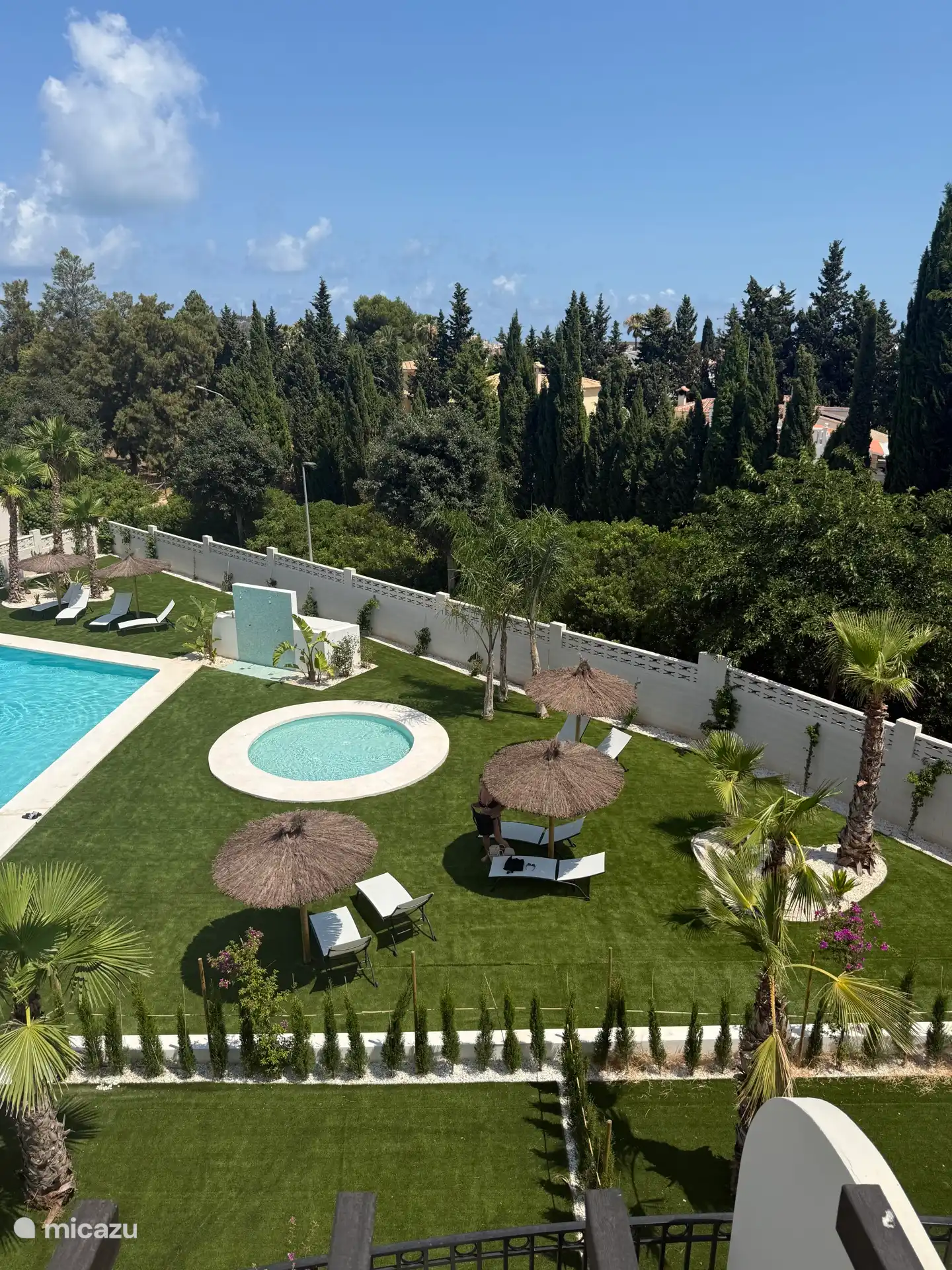 La piscine commune vue d’en haut