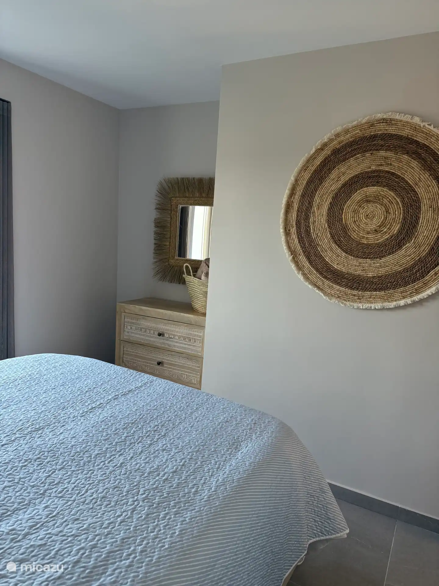 Miroir d’habillage avec commode