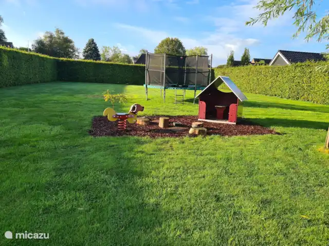 L’œil de sable | Pays-Bas, Drenthe, Hollandscheveld  - pension / maison d’hôtes / chambre privée Jardin avec aire de jeux
