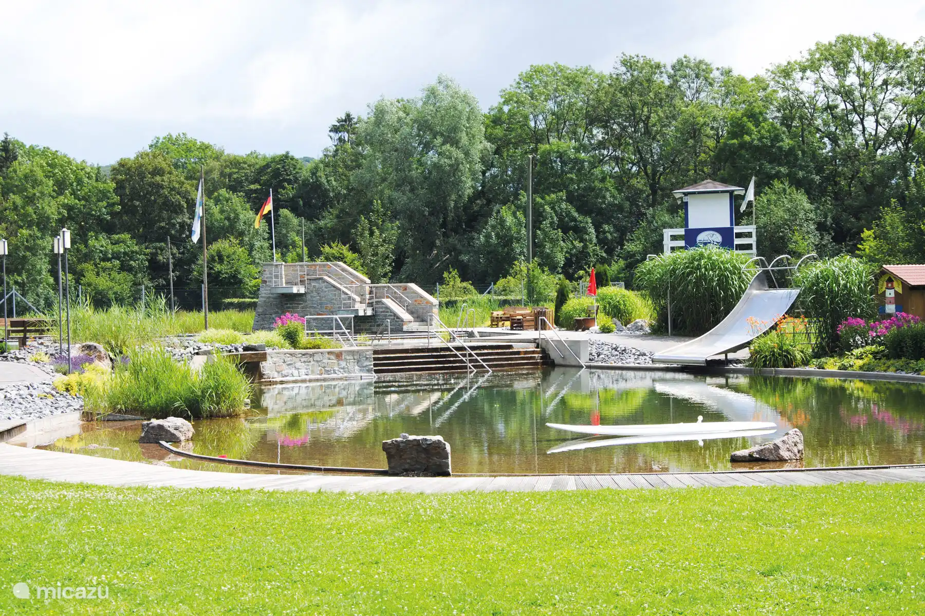 Naturbad mit Wasser aus der Altnau