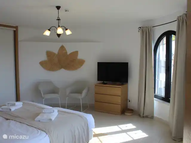 Villa Benissa Blanca | Espagne, Costa Blanca, Benissa - villa Vous trouverez également la chambre 1 à cet étage : deux lits simples (90x200), télévision avec chaînes néerlandaises.