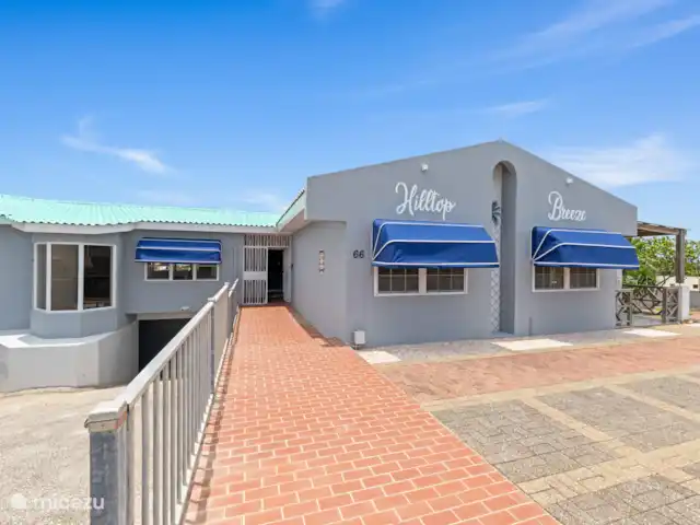 Hilltop Breeze Villa  en Curazao, Curazao Centro, Bottelier - villa Puerta