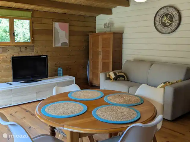 Location de Vacances France, Gard, La Roque-sur-Cèze, cabane en bois / lodge - Ma Petite Cabane  Canapé lit deux personnes
