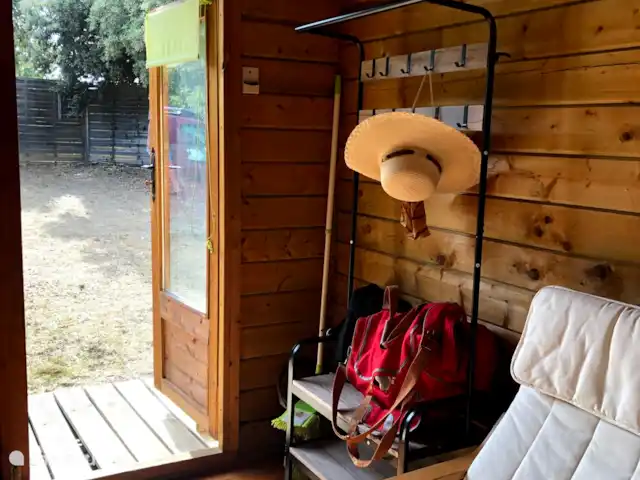 Location de Vacances France, Gard, La Roque-sur-Cèze, cabane en bois / lodge - Ma Petite Cabane  Vers l extérieur