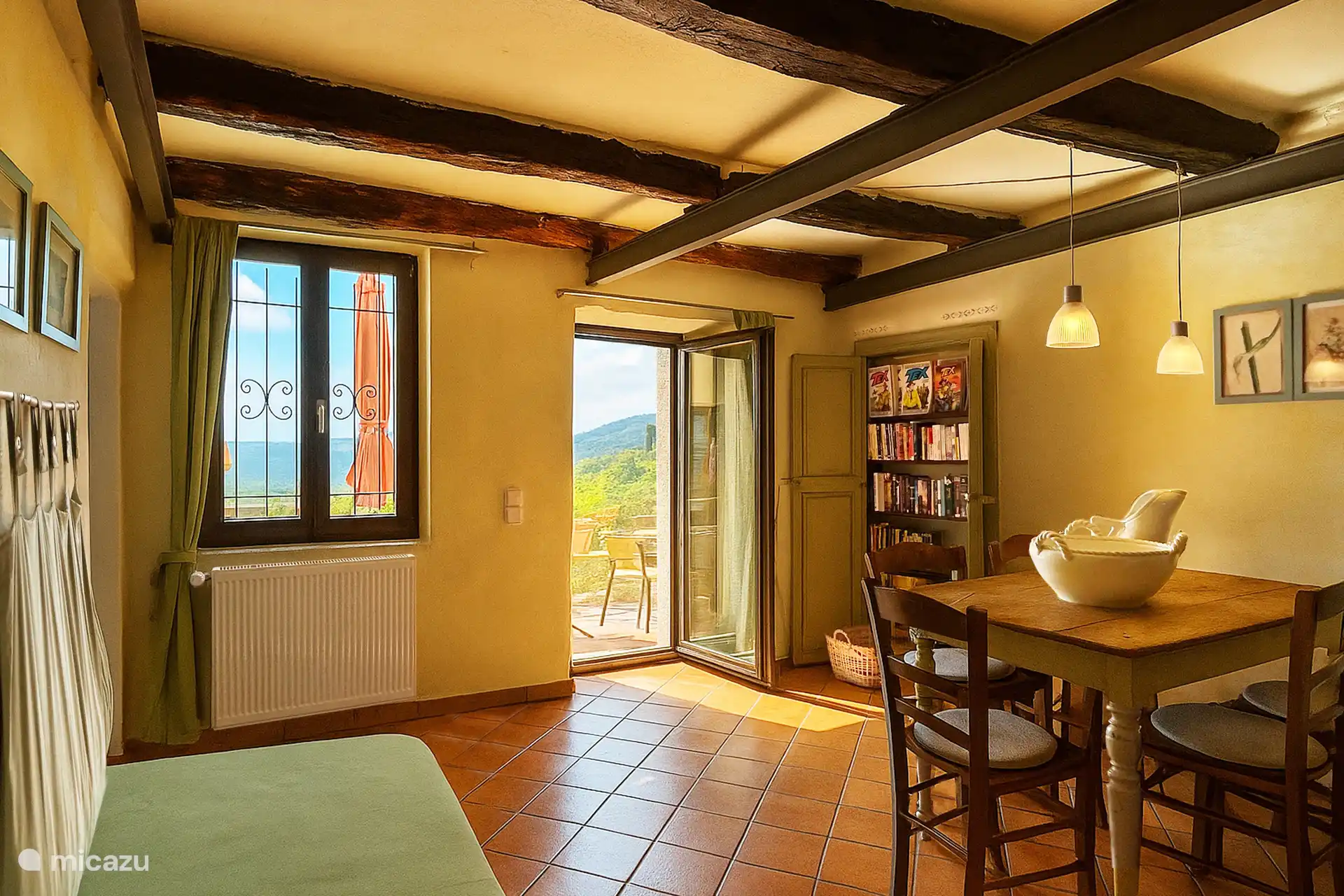 Wohn- und Essbereich mit Terrassenzugang