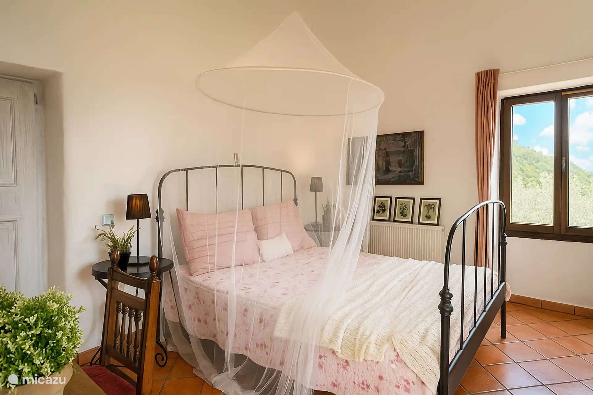Schlafzimmer „Rose“ mit Baldachin