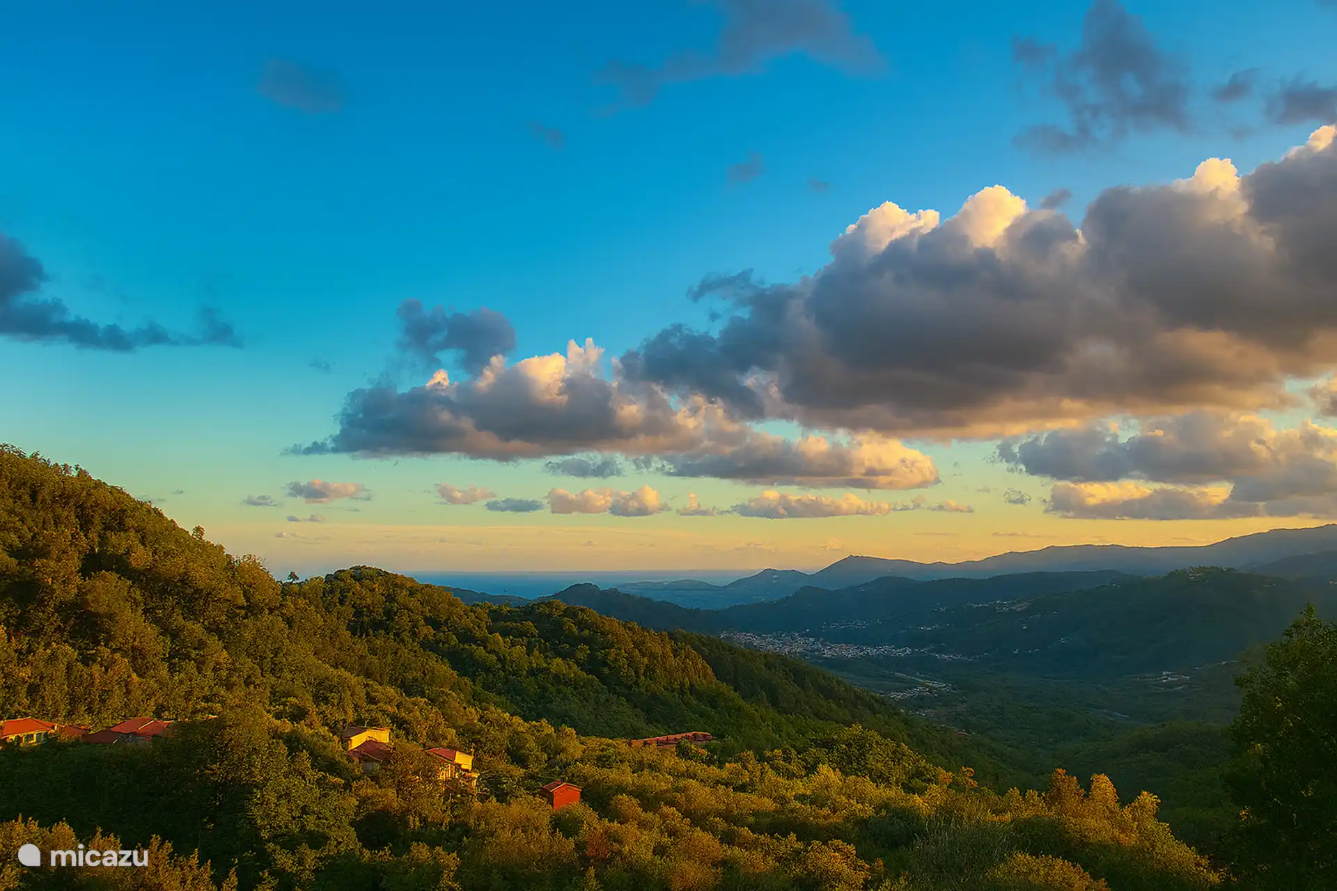 Abendstimmung über den Hügeln von Montedivalli