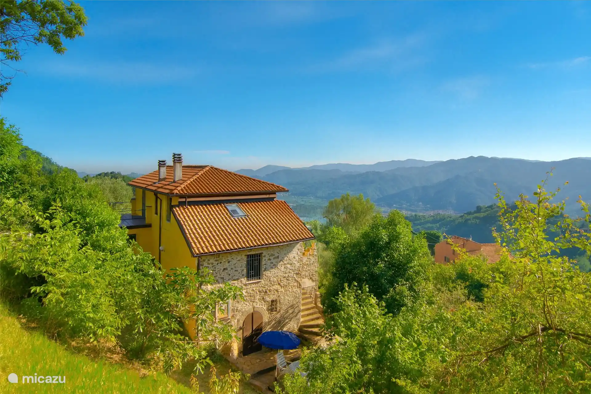 Blick auf die Villa von oben