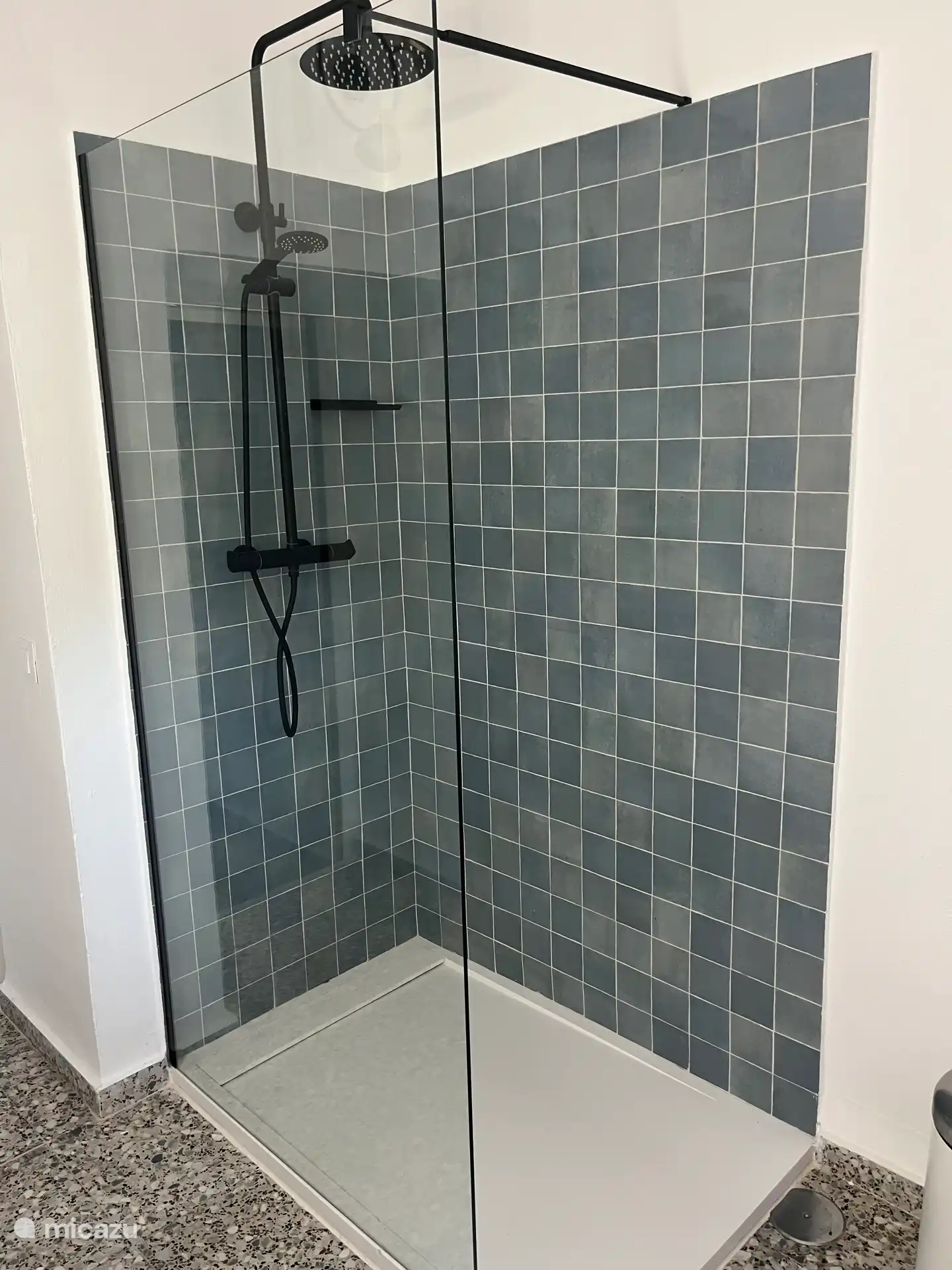 Prachtige badkamer behoort tot de extra bij te boeken kamer! 