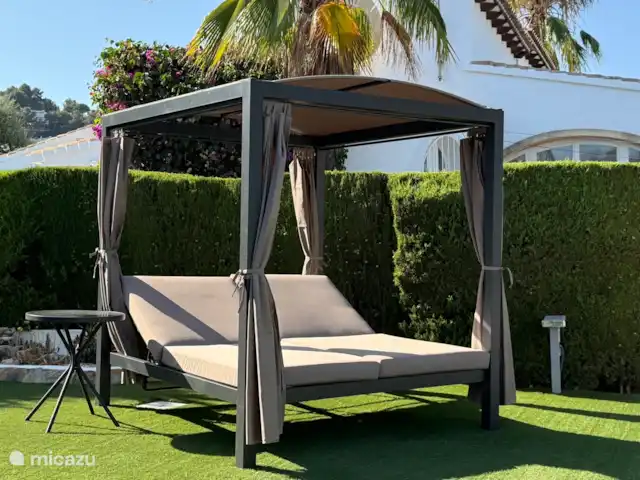 Villa Vista Colina Moraira huren in Spanje, Costa Blanca, Moraira - villa Balinees bed met royale kussens