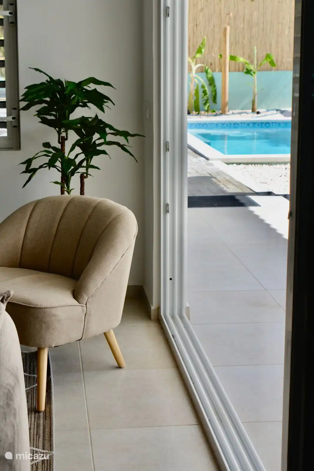 Große Schiebetüren zur Veranda.