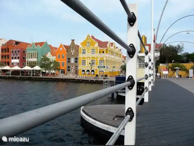 villa huren in Curaçao, Curacao-Midden, Blue Bay – Blue Bay Beach Villa@Pool Uitzicht op Willemstad