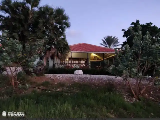villa huren in Curaçao, Curacao-Midden, Blue Bay – Blue Bay Beach Villa@Pool Aanzicht vanaf golfbaan