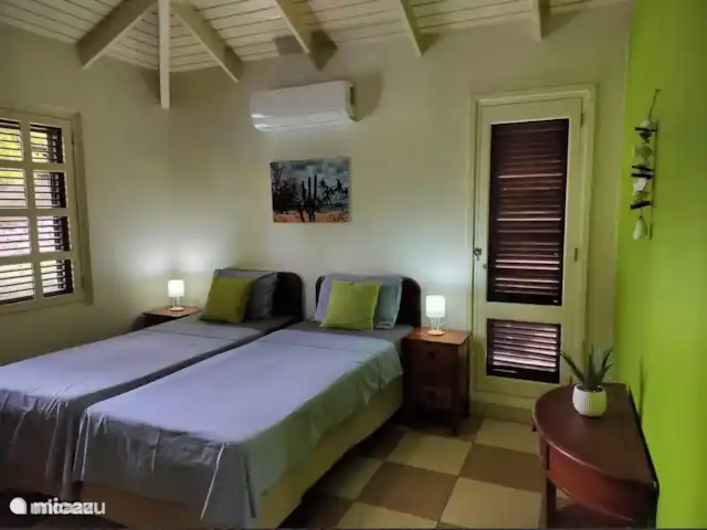 villa huren in Curaçao, Curacao-Midden, Blue Bay – Blue Bay Beach Villa@Pool Slaapkamer 2 
2 eenpersoons bedden 210x90 cm