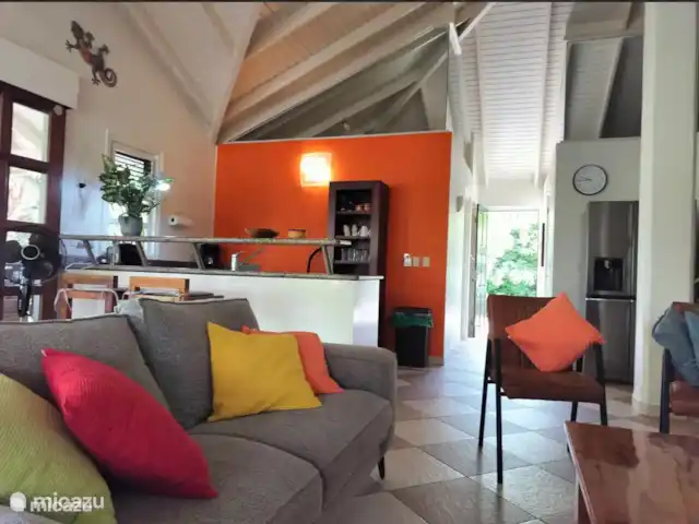 villa huren in Curaçao, Curacao-Midden, Blue Bay – Blue Bay Beach Villa@Pool Comfortabele couch