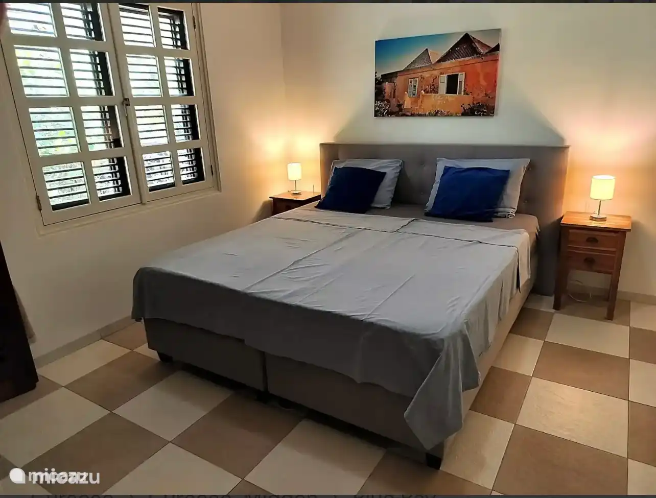 Chambre des maîtres avec salle de bain privée 