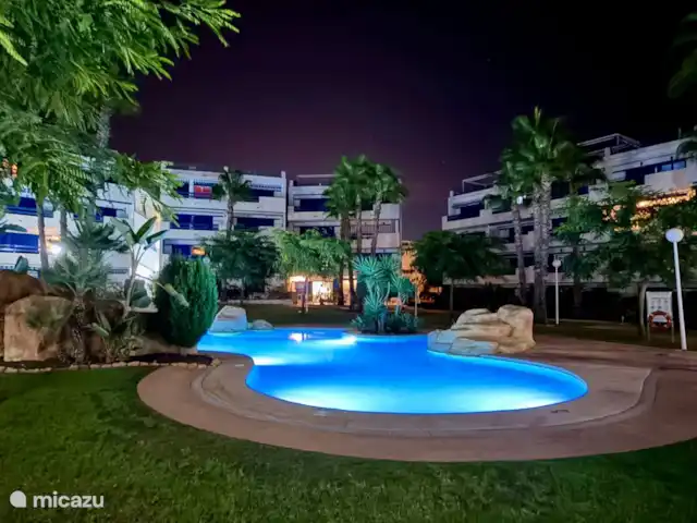 Casa Flamenco en España, Costa Blanca, Orihuela Costa - apartamento Noche de piscina