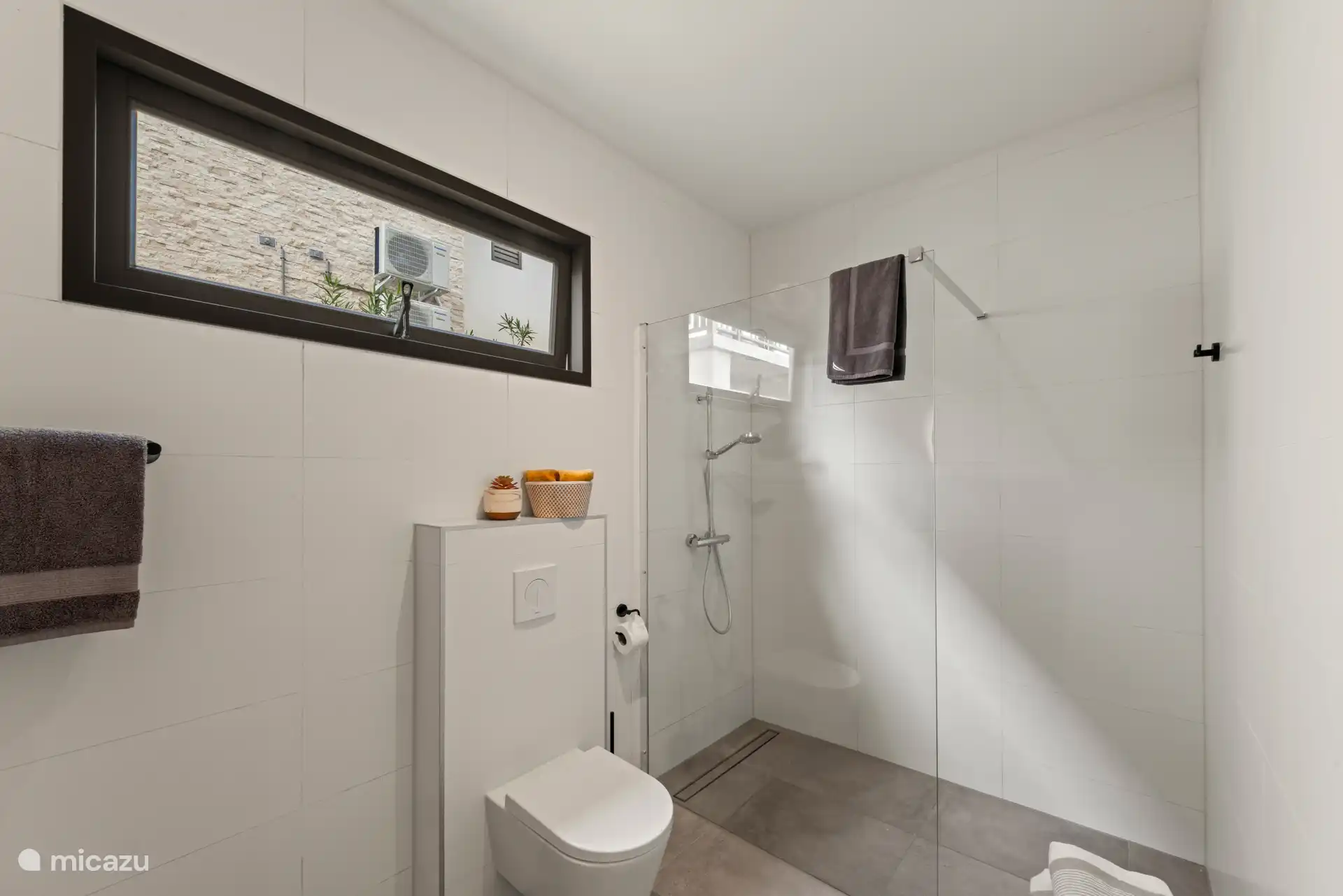 Schlafzimmer 4 Badezimmer