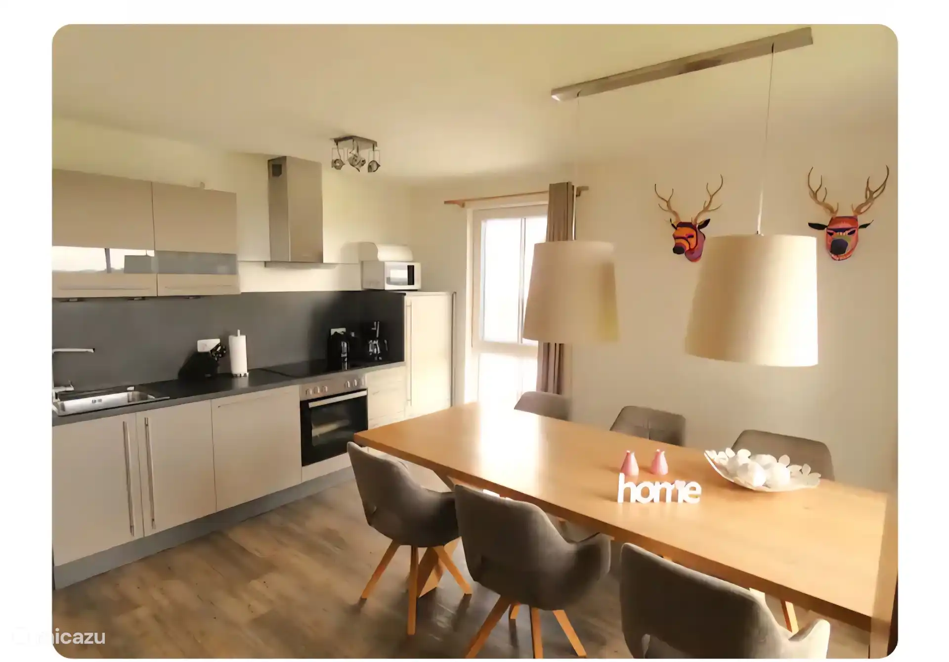 Küche und Essbereich 