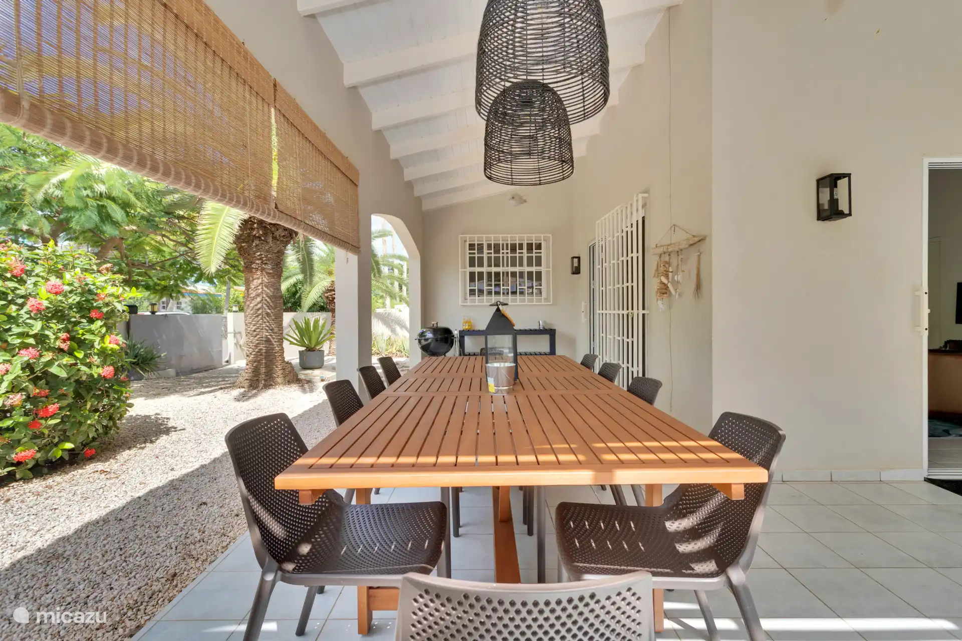 Patio exterior cubierto