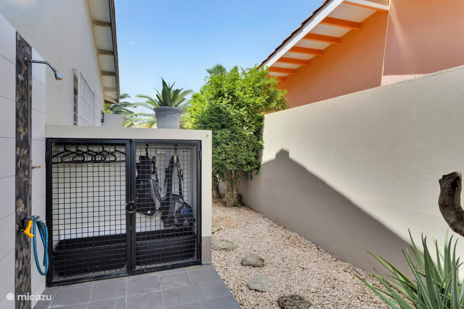 Loft para guardar el equipo de buceo