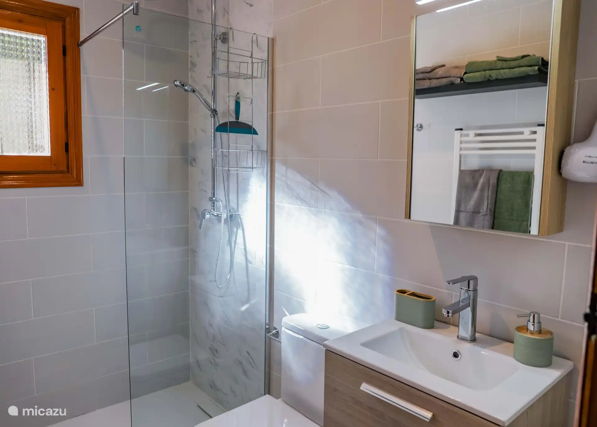 Badkamer 2 , vernieuwd