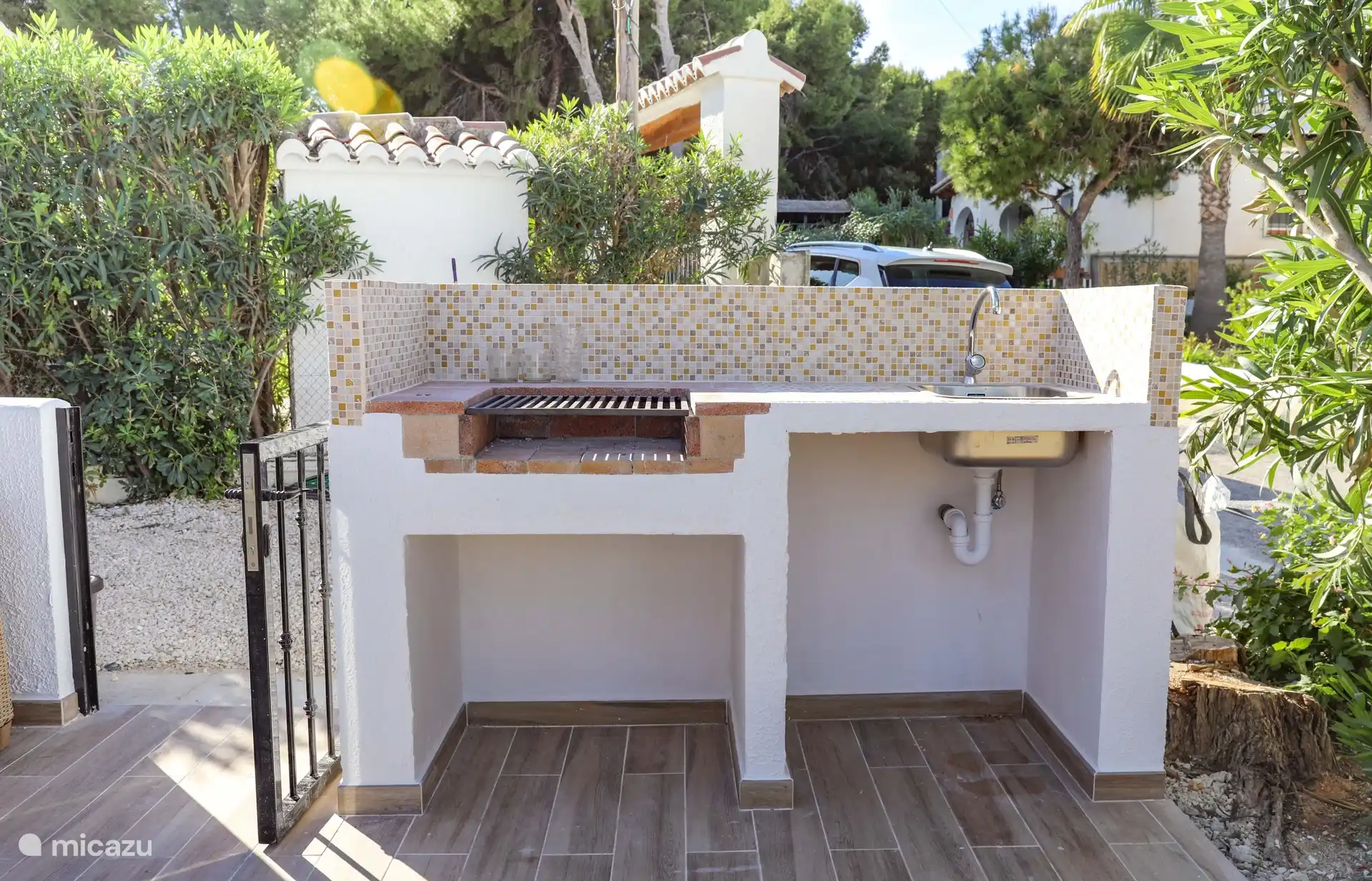 onze mini buitenkeuken , super practisch !