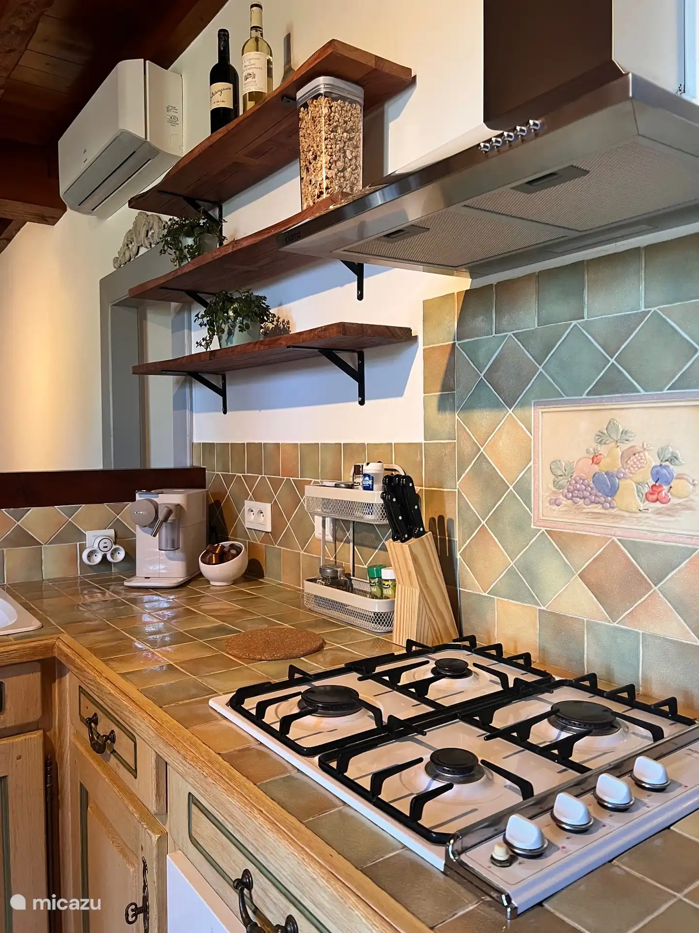 Ausgestattete Küche