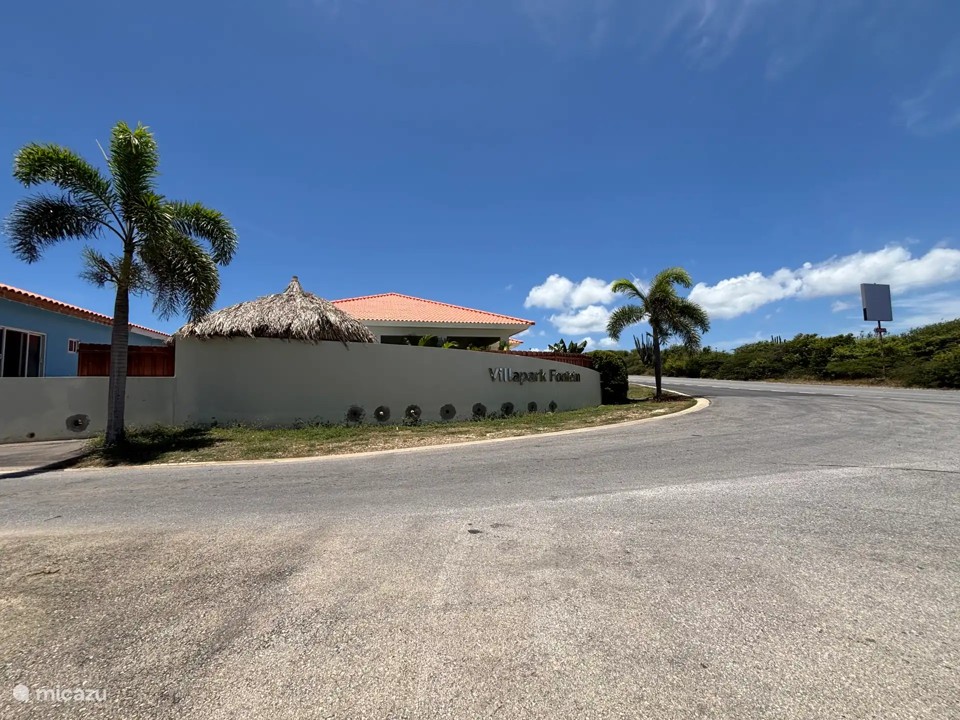 La fuente de Villapark está equipada con seguridad las 24 horas del día, los 7 días de la semana y la seguridad también conduce sobre ella en las horas de la noche. 