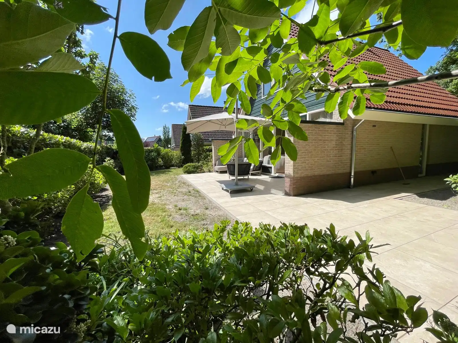 Renoviertes Ferienhaus für 6 Personen mit schönem, sonnigem Garten in einem kleinen und ruhigen Ferienpark. 