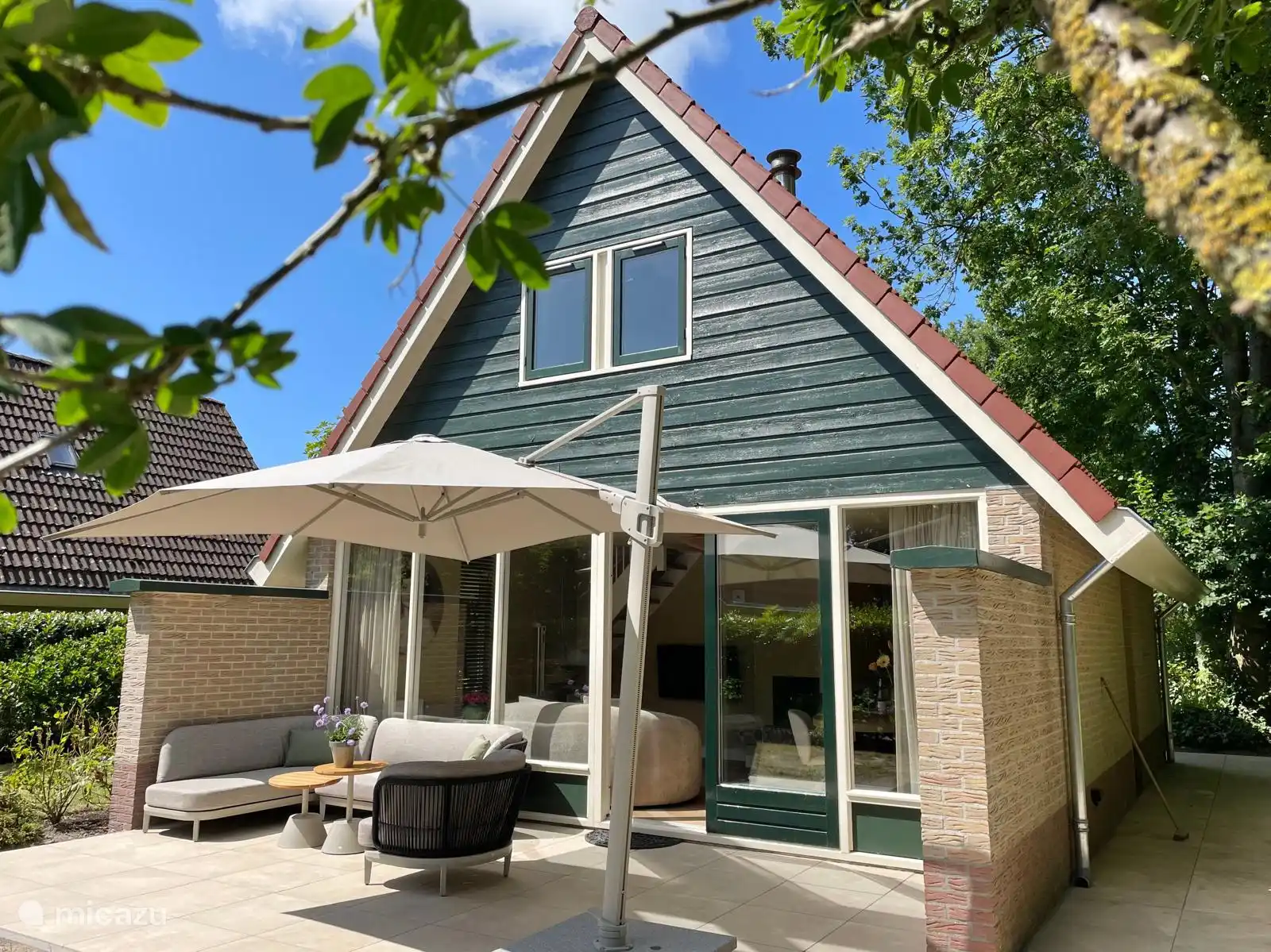 Renoviertes Ferienhaus für 6 Personen mit schönem, sonnigem Garten in einem kleinen und ruhigen Ferienpark. 