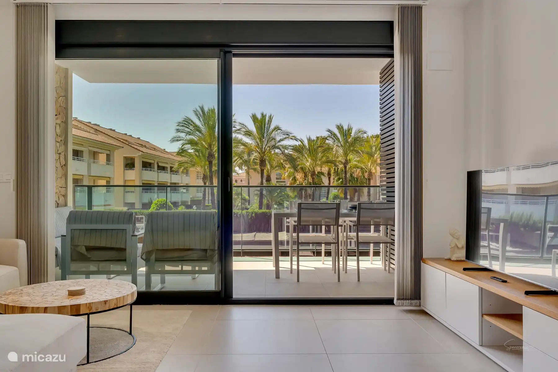 Französische Türen zum privaten Balkon