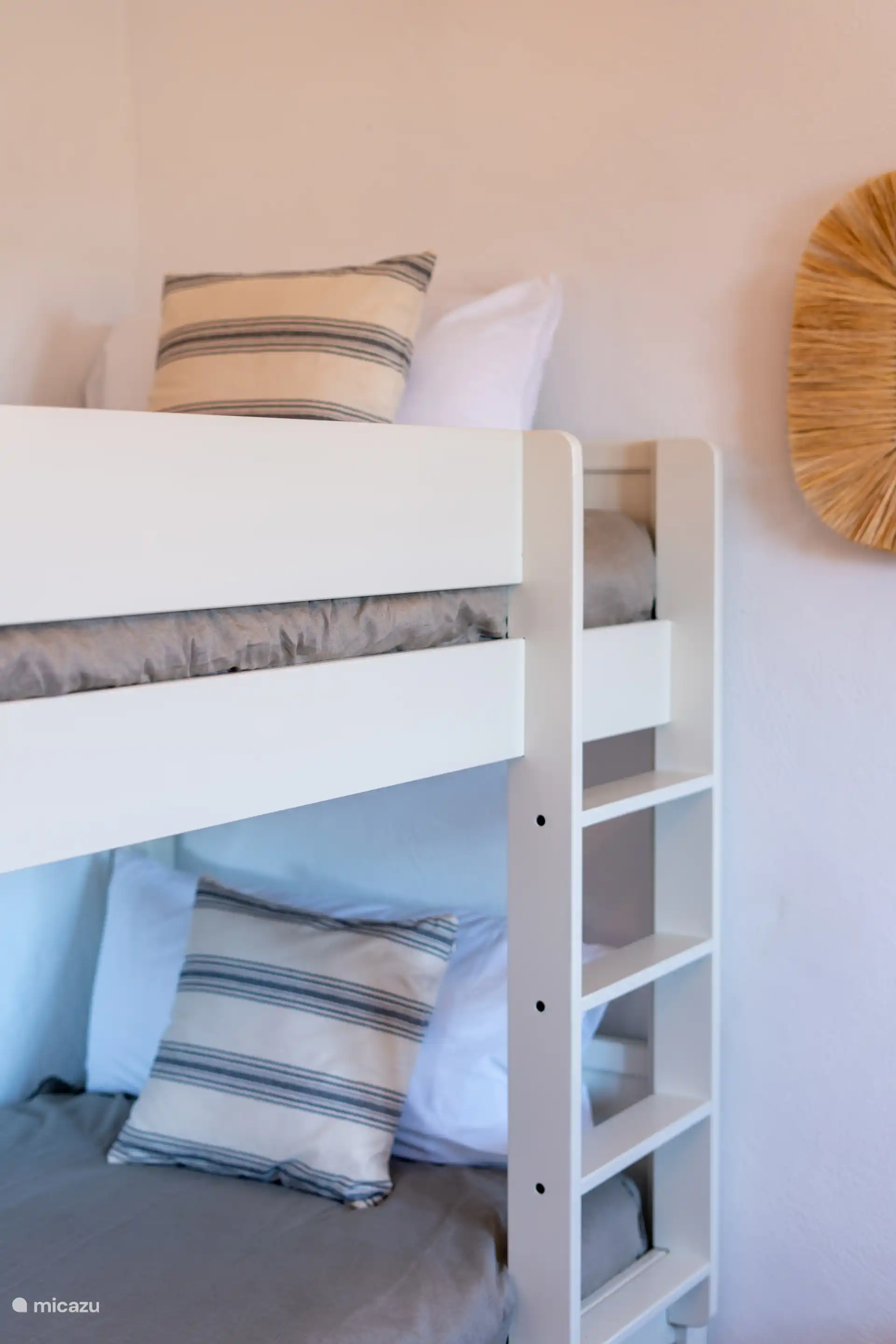 Praktische en gezellige ruimte met stapelbed in de derde slaapkamer