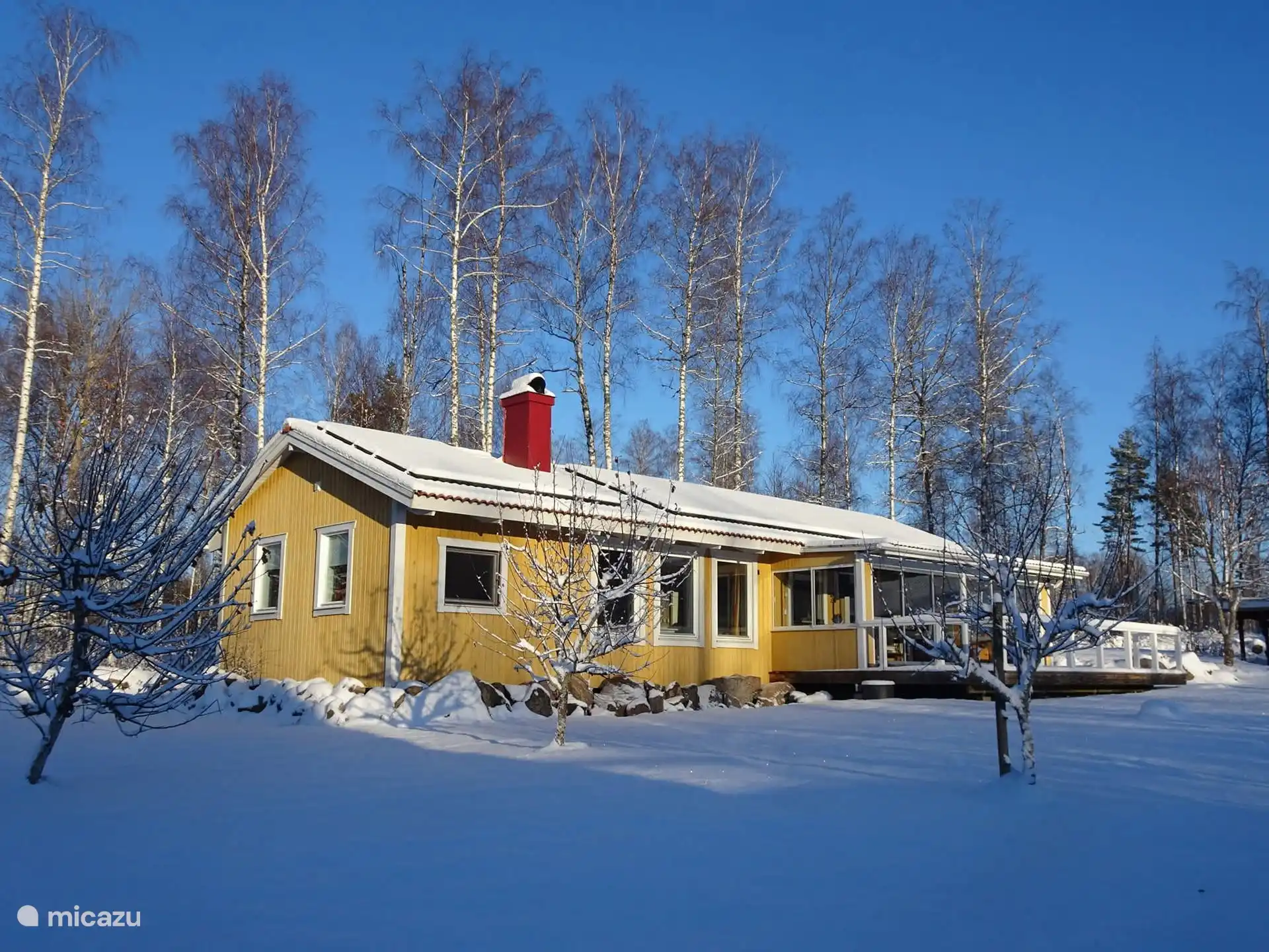 Västertorp - Yellow house in Sweden, Örebro, Lindesberg - bungalow