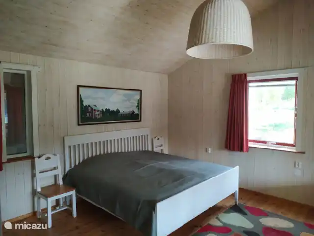 Västertorp - Maison jaune | Suède, Örebro, Lindesberg - bungalow Chambre des maîtres.
Lit 180 x 200