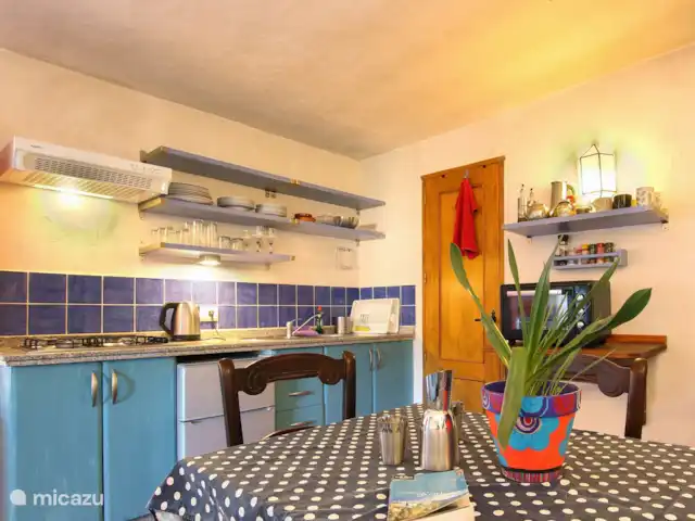 vakantiehuis huren in Spanje, Andalusië, Cortés de la Frontera – Finca La Rana Verde Vakantiehuizen Studio Ana - keukentje