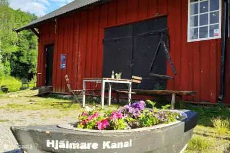 Hjälmer kanal / docka