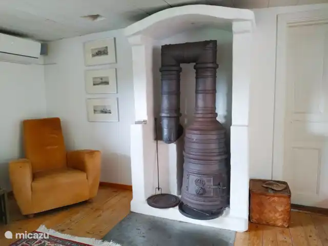 Maison rouge Västertorp | Suède, Örebro, Lindesberg - bungalow salon avec Bergslagskamin