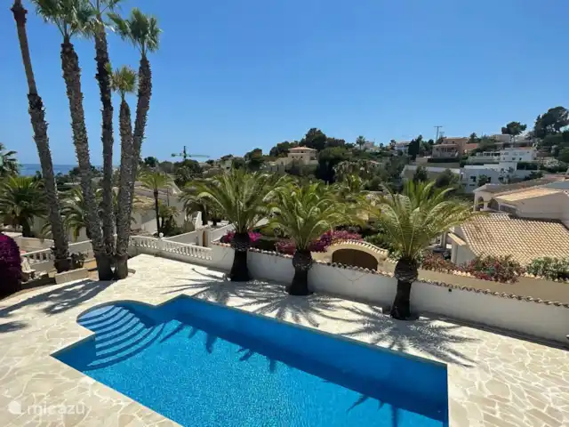 Villa Costa Palma | Espagne, Costa Blanca, Benissa - villa Profitez du merveilleux extérieur à la Villa Costa Palma, entourée de palmiers dans un jardin magnifiquement aménagé et entièrement clôturé.