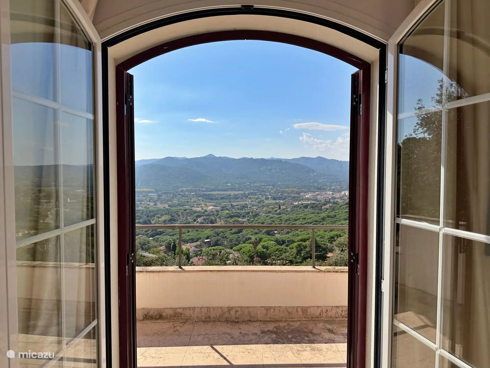 Schlafzimmer mit Terrasse 1