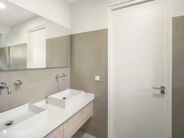 Location de Vacances Curaçao, Banda Ariba (est), Jan Sofat, villa - Villa exclusive avec piscine privée Double vasque avec miroir