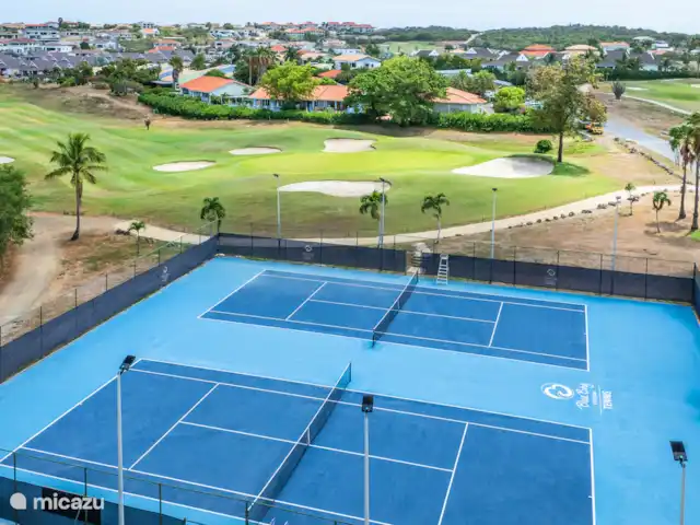 Villa Jazmyn 31 Blue Bay Resort | Curaçao, Curaçao-Centre, Blue Bay - villa Le Blue Bay Golf & Beach Resort dispose d’un court de tennis, que vous pourrez utiliser gratuitement.